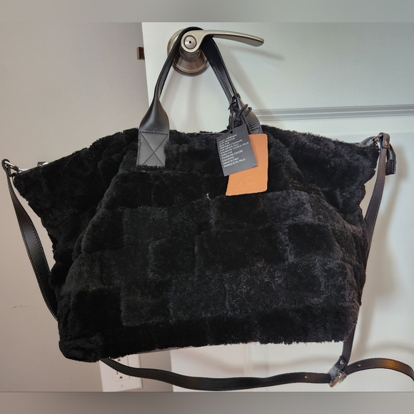 *SOLD* Antonio Cristiano XL Sheepskin Fur Tote Satchel Bag in Black; New w/ Tags - Picture 13 of 16